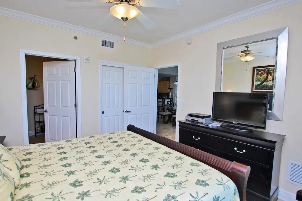 Crystal Shores West 1102