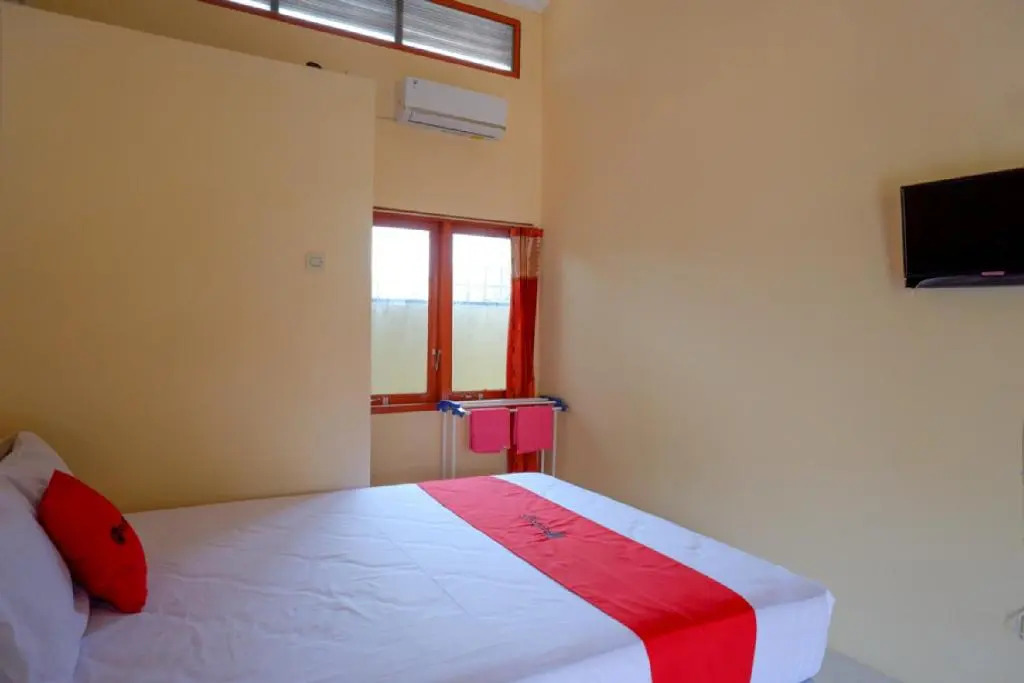 RedDoorz Syariah near Alun Alun Purwokerto