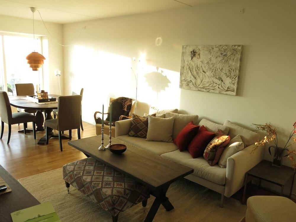 Apartment by Metro Bella Center 963-1