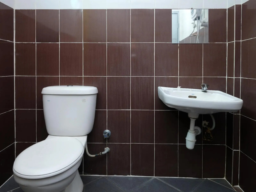 OYO 1031 Aj Suite Hotel