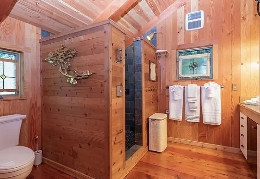 The Sonoma Treehouse 3 Bedroom Home by RedAwning