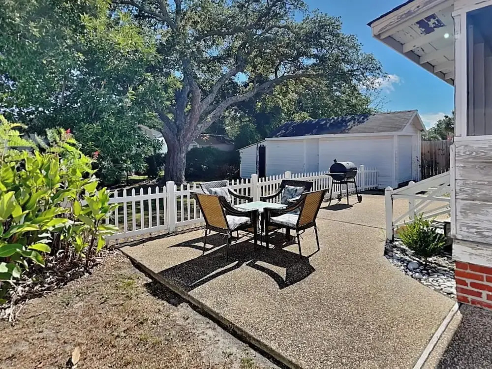 CB Sunshine Cottage by Carolina Retreats