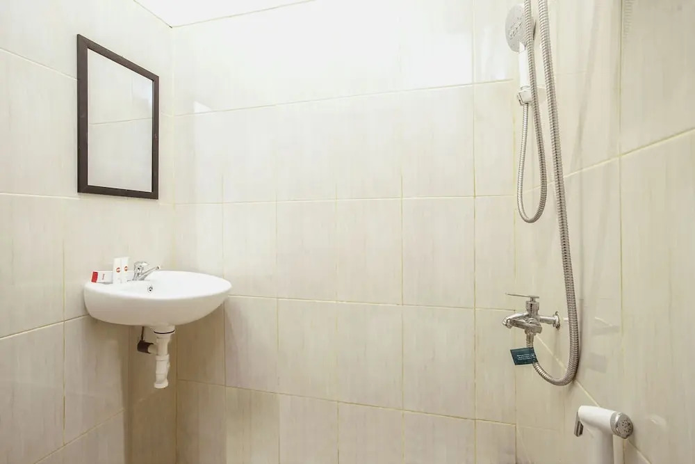 Eirini Family Homestay by OYO Rooms