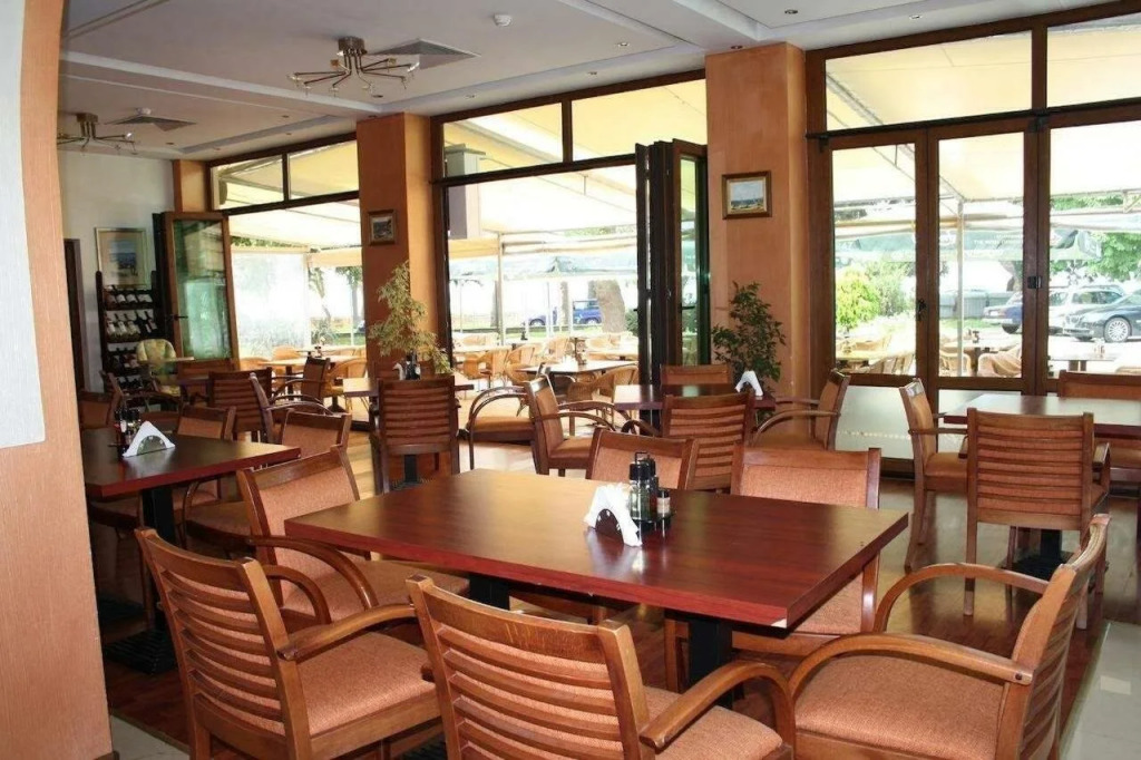 Paradise Hotel & Relax Center