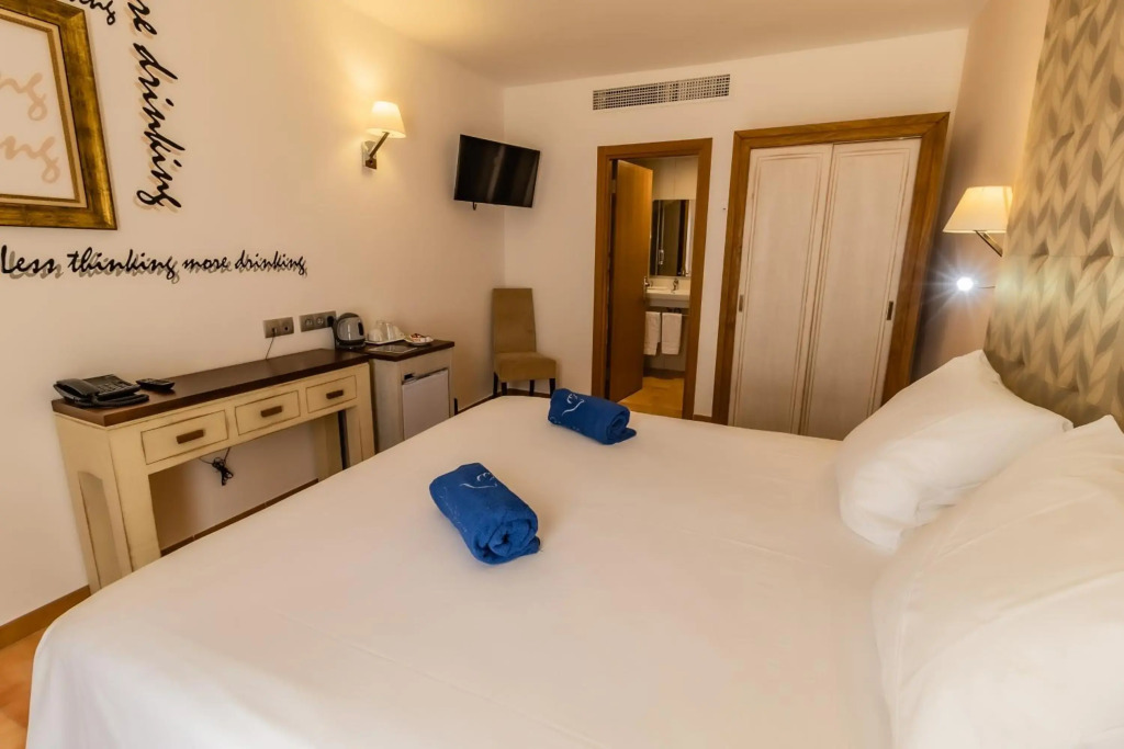 Paloma Blanca Boutique Hotel