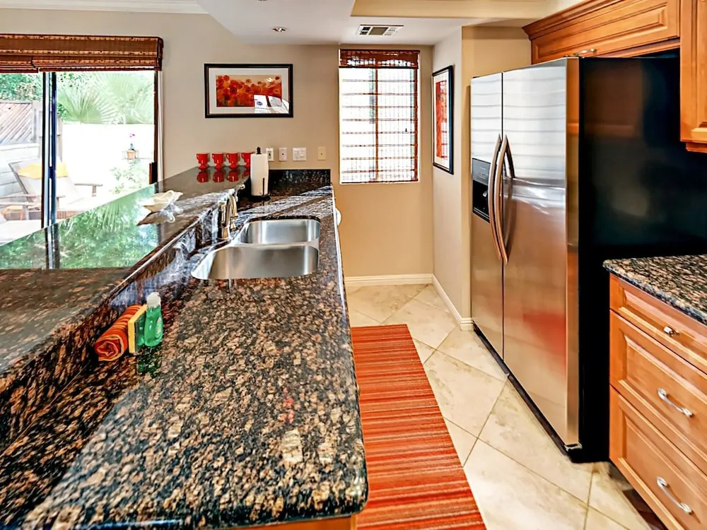 2BR Palm Springs Townhouse Hideaway by RedAwning