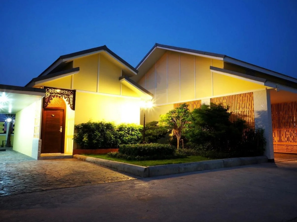 Roses Hua Hin Hotel