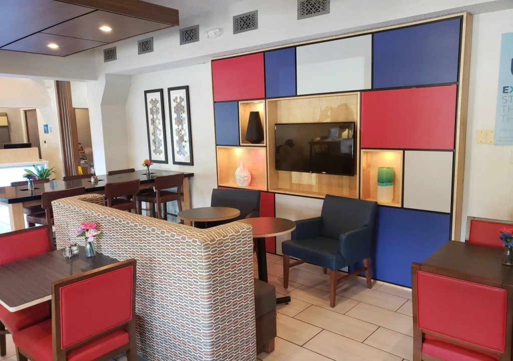 Holiday Inn Express Hotel Pittsburgh-North/Harmarville by IHG