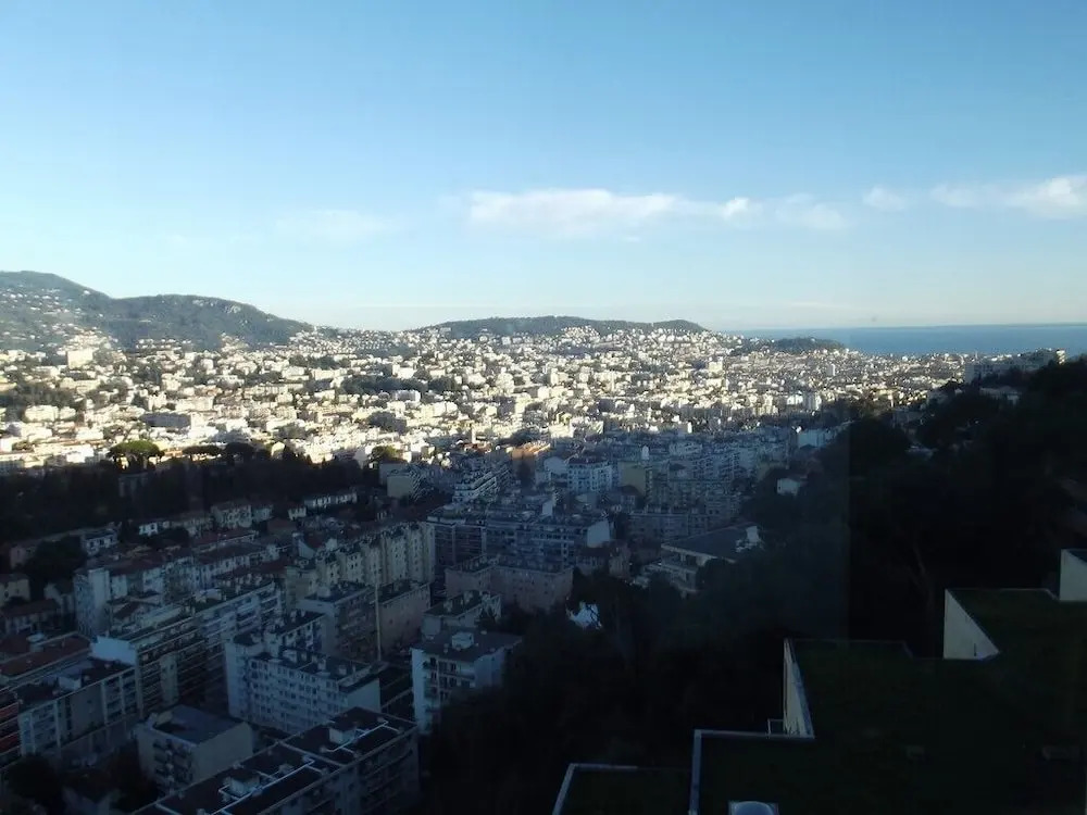Appartement vue panoramique avec piscine pour 6 personnes à Nice quartier Pessicart