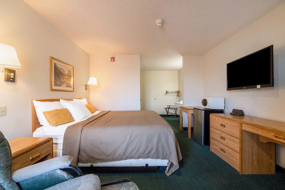 HomeTown Inn By OYO Texhoma, OK