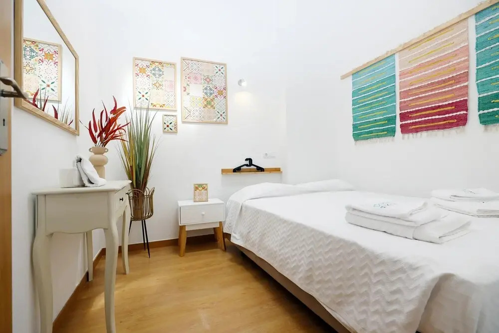 Z 02 - Bedroom 2 in Gil Vicente Guest Rooms