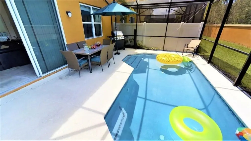 ACO Family – 4 bd Townhome with Pool (1506)