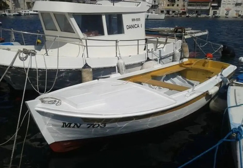 Gari - 5 m From sea - H