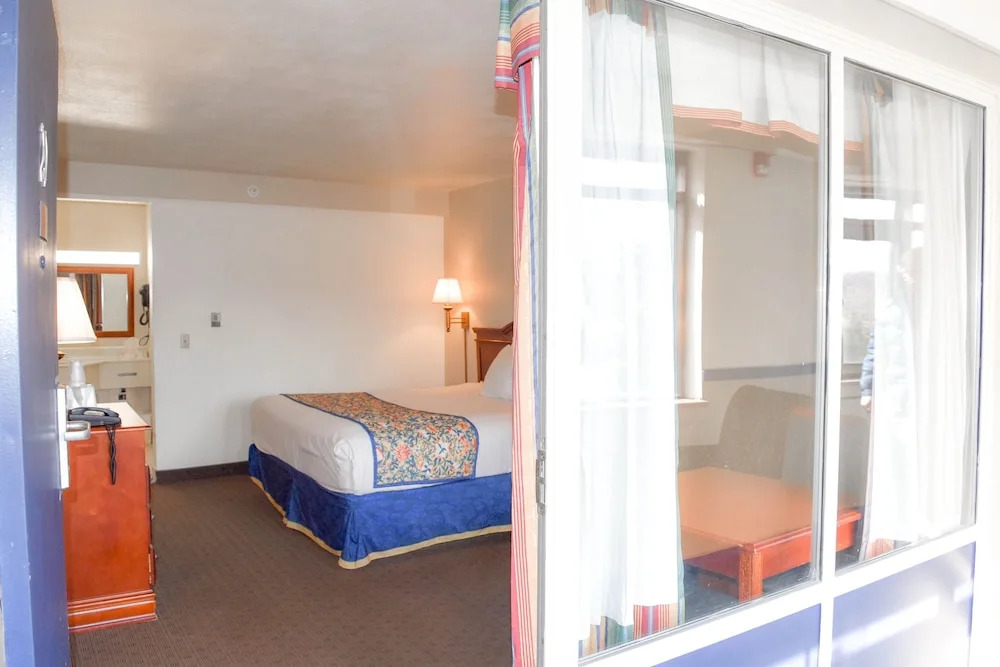 Days Inn Attleboro