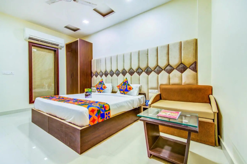 FabHotel Nayyar Inn II