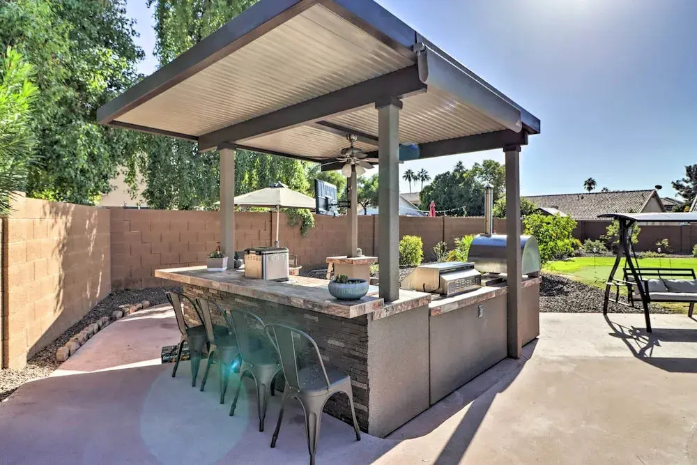 Lavish Family Escape w/ Game Room in Avondale