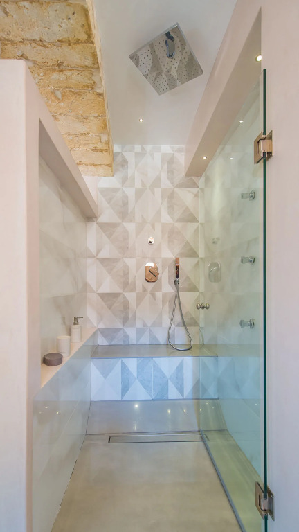 Vranas Residenza Signature Suites