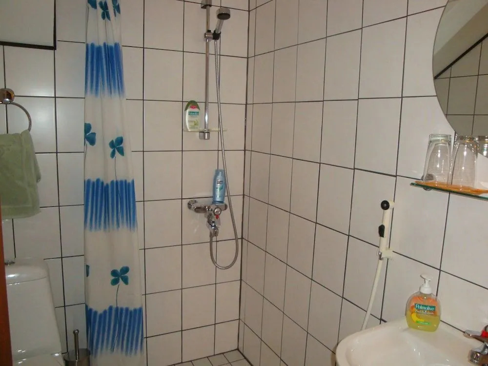 Cronins Guesthouse Bed & Breakfast