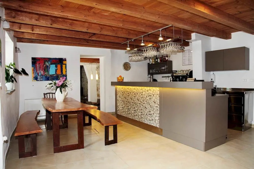 Garni Hotel Dvor
