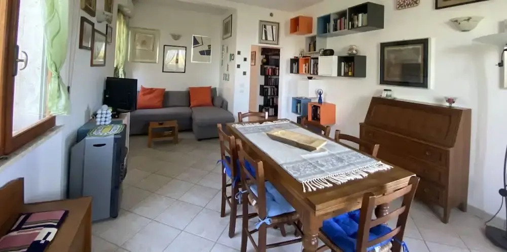 Villa Papini Seafront With 3 Apartments and Garden-rif Papi
