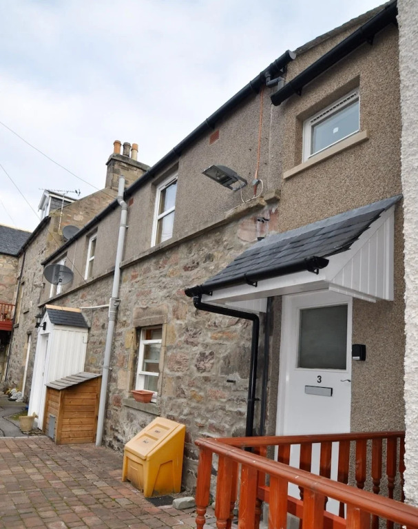 3 Varis Apartments