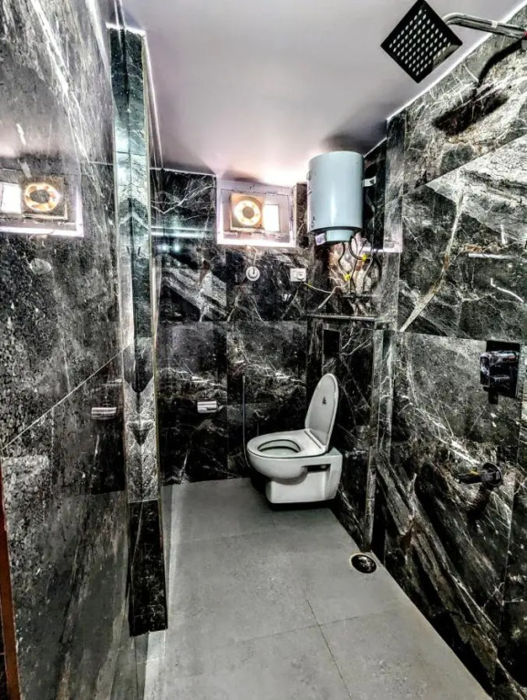 OYO 12782 Hotel Sweet Home