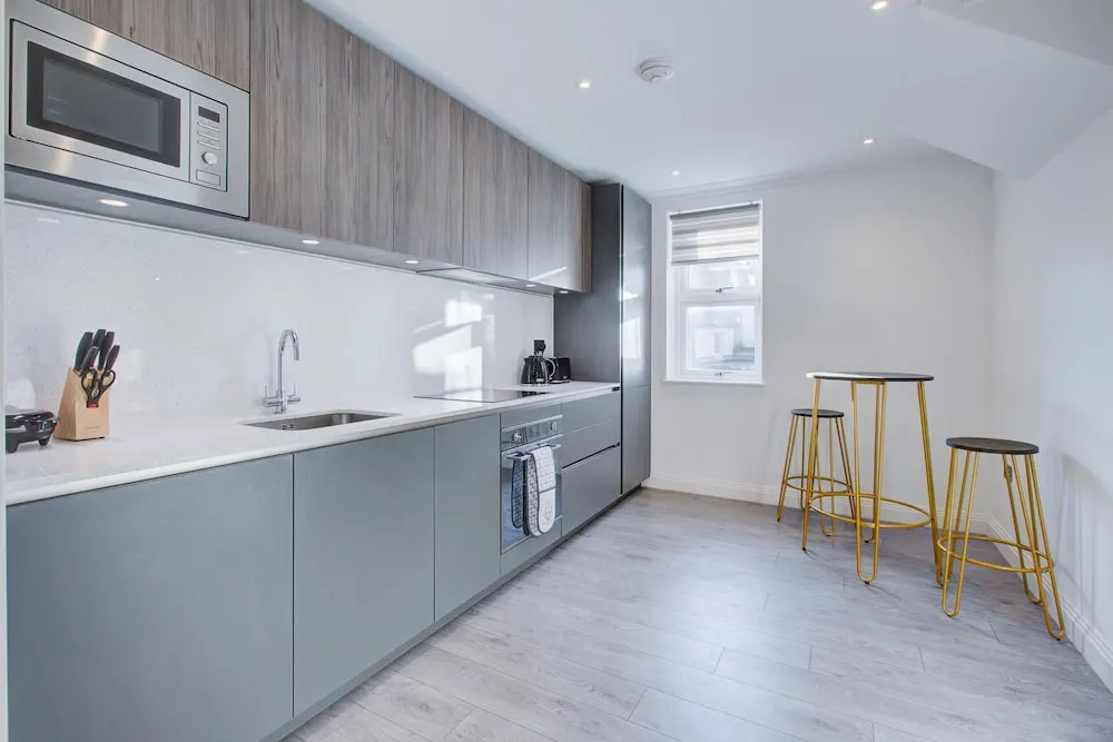 Contemporary 3-bed Apartment in Fulham, London