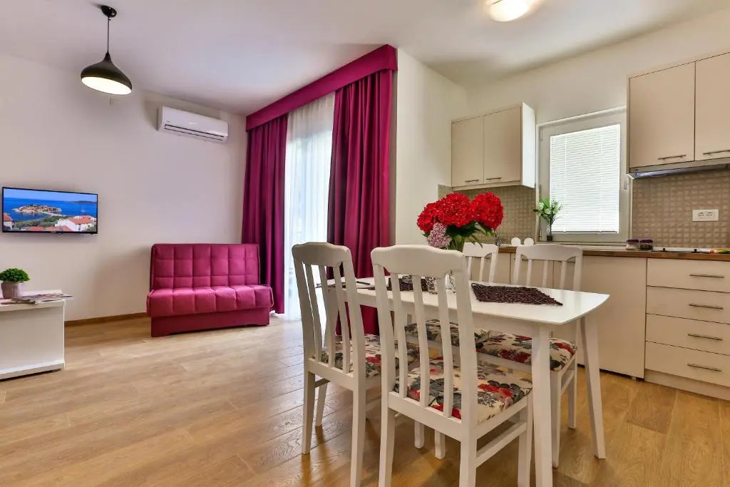 Apartments Royal Lux