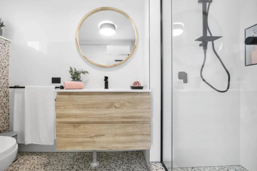 Canberra Heights Unit Two 35 Canberra Tce Kings Beach