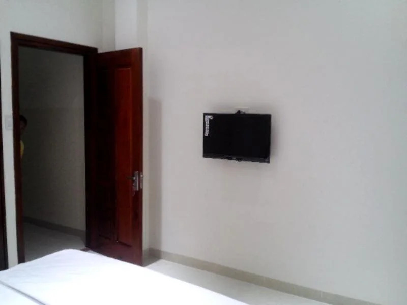 Long Chau Hotel