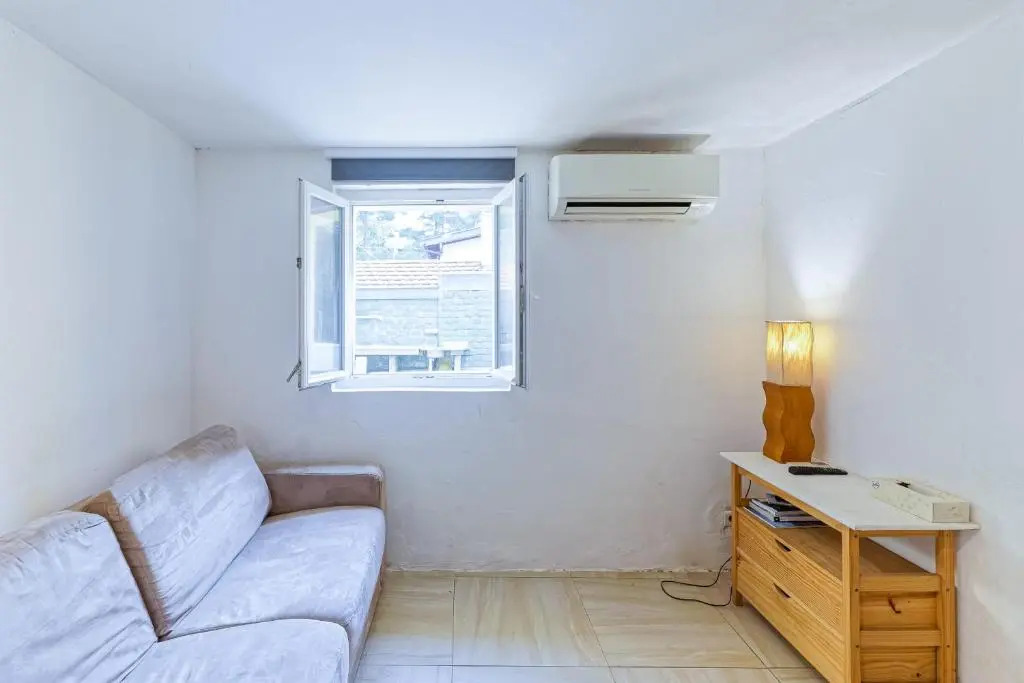 Le Doolie's Biarritz - Palawan Studio - Aircond - Garden Lounge