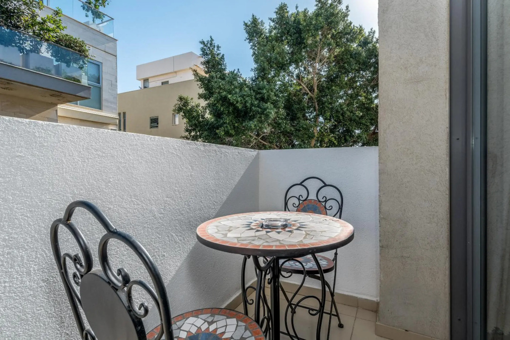 Ben Gurion Area - Modern 2 BDR with balcony