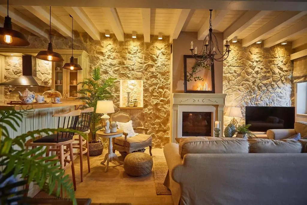 Village House Lianelia Boutique