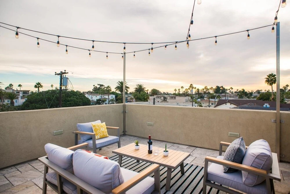 Modern 3br/3ba PB Home w/ Rooftop by Domio