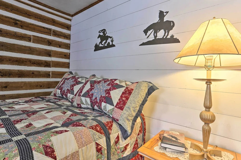 'maltese Ranch Cabin' Near Medora Attractions!