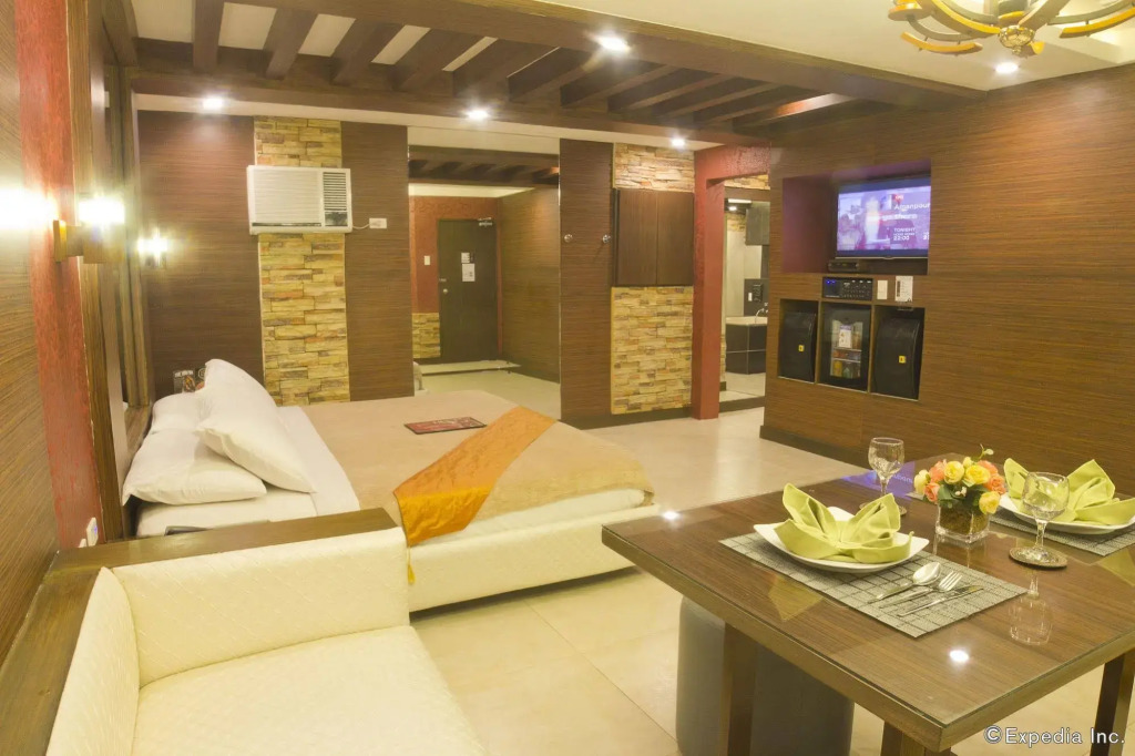 Victoria Court Las Pinas