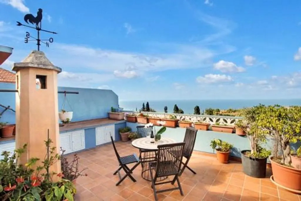 3 bedrooms villa with sea view enclosed garden and wifi at Los Realejos 3 km away from the beach
