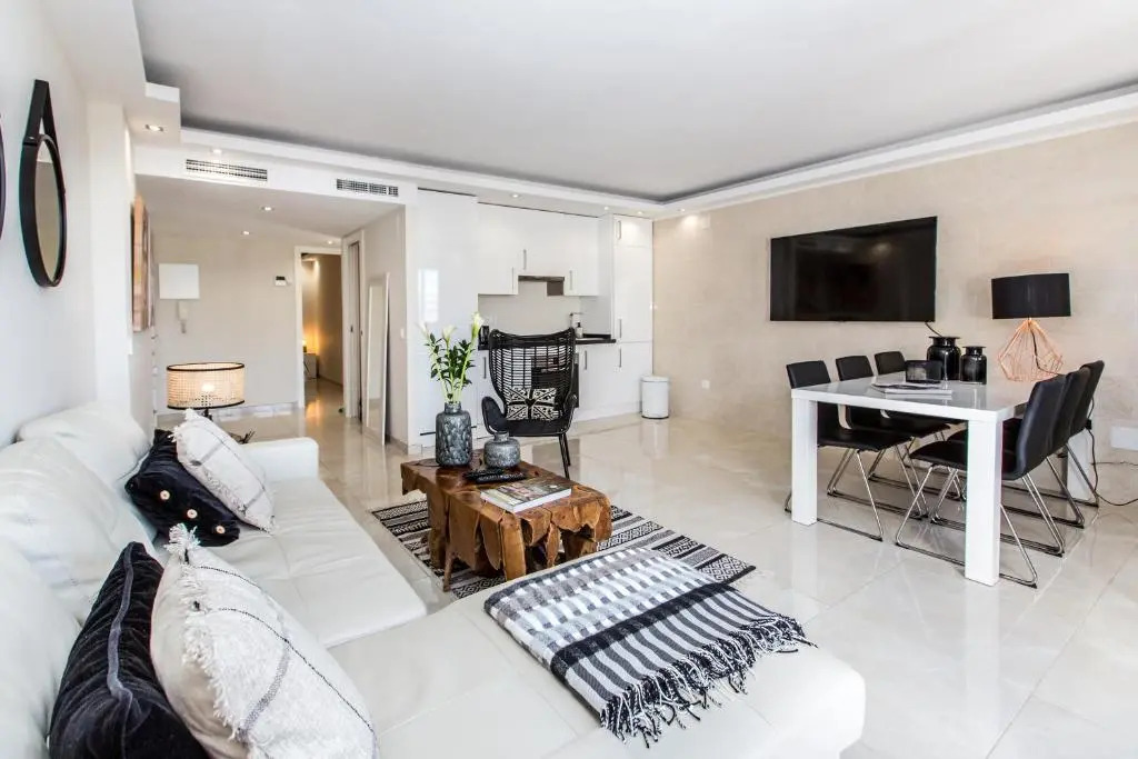 Luxurious 2 Bed Puerto Banús Apt - RDR193
