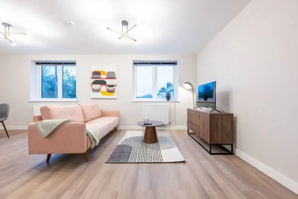 Luxurious 2 Bed Central Cardiff Free EV Charge