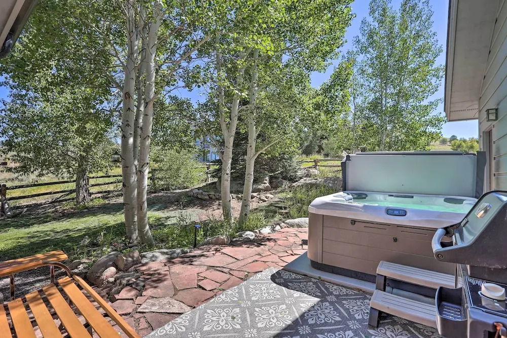 Ski + Bike: Home w/ Deck & Hot Tub in Granby!