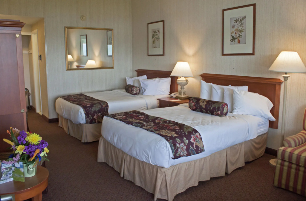 Fort William Henry Hotel