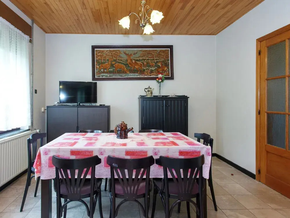 Quaint Holiday Home With Fenced Garden in Manhay