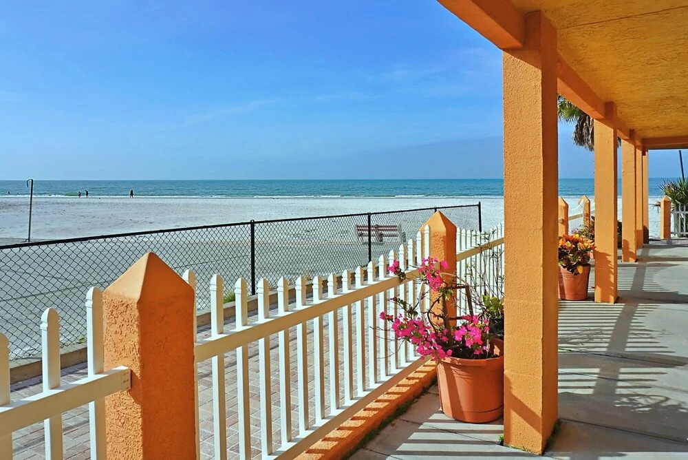 Misty Isles Redington Beachfront Suite 5