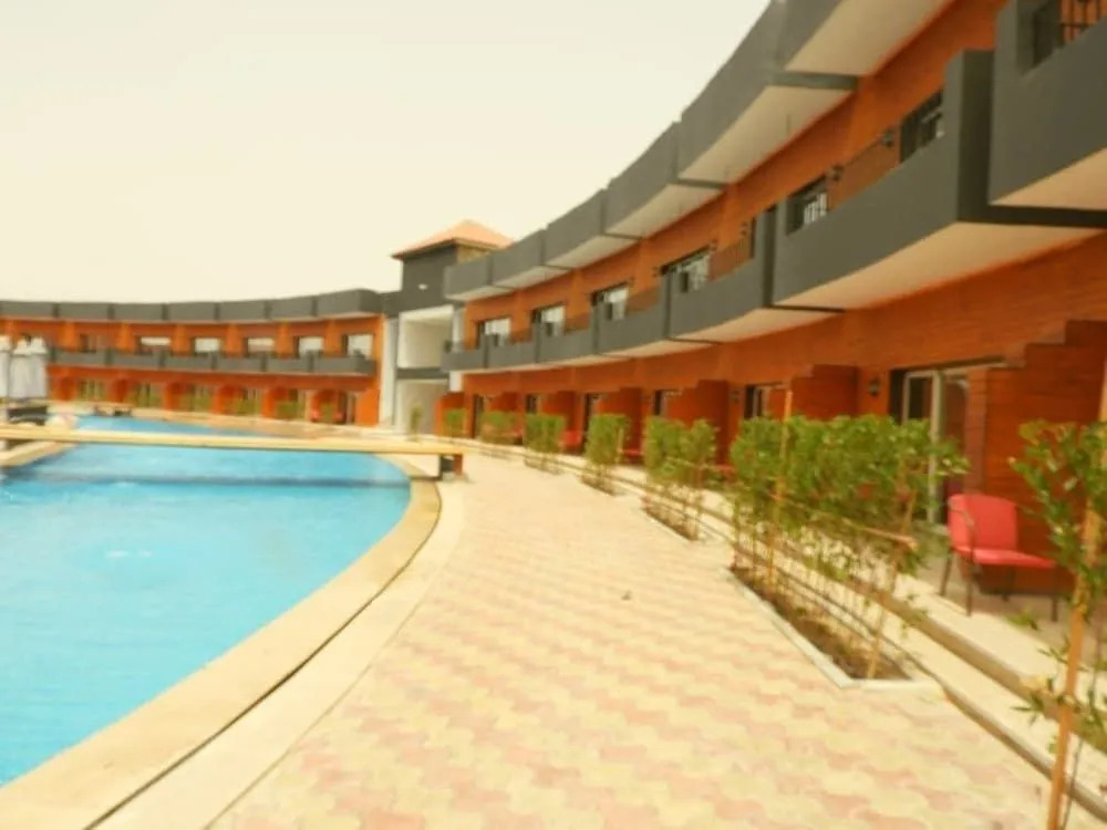 Byoot Bay Hotel & Resort