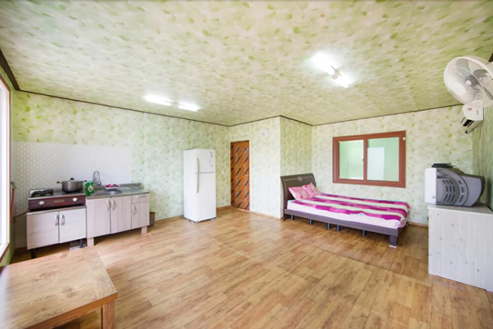 Daebudo Napoli Camping and Pension