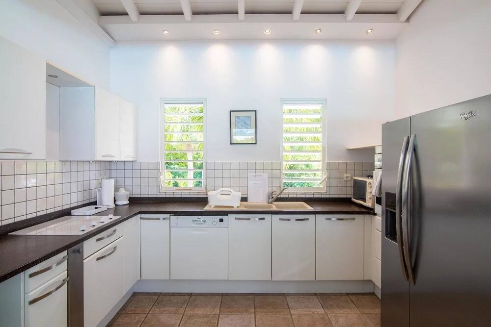 Exclusive Terres Basses Location, Full AC, Salt Water Pool, Wifi, Short Drive to the Beach!