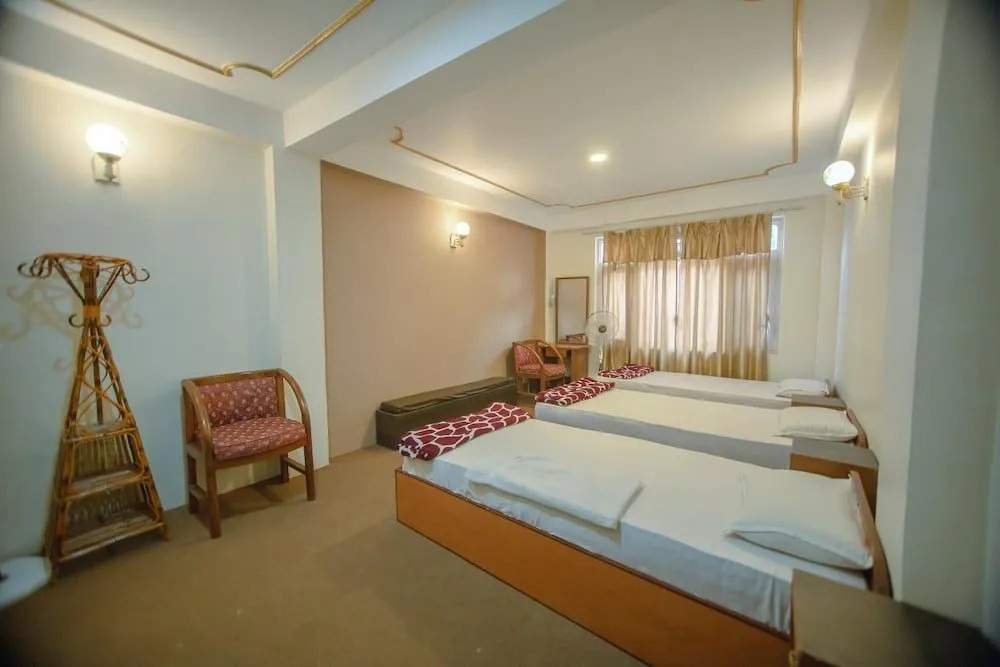 Hotel Triratna