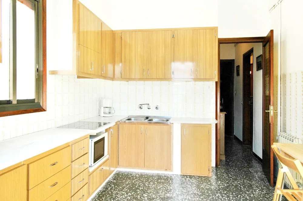 Villa With 6 Bedrooms in Canyelles, With Wonderful Mountain View, Priv