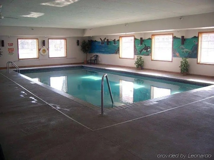 Budget Host Inn & Suites North Branch