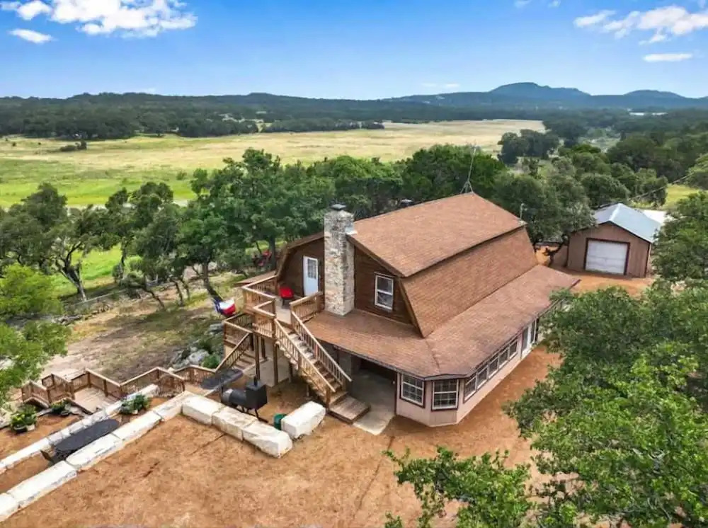 Sunshine Lakehouse at Canyon Lake